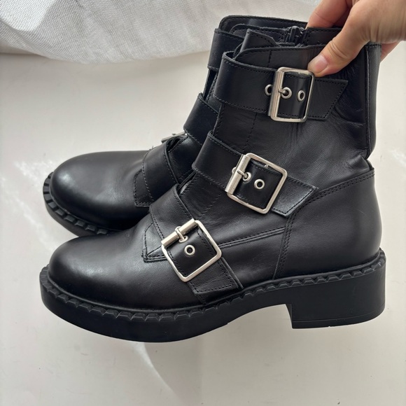 STEVE MADDEN Arlette Triple Buckle Boot In Black Leather Size 9 Moto Combat - Picture 4 of 8